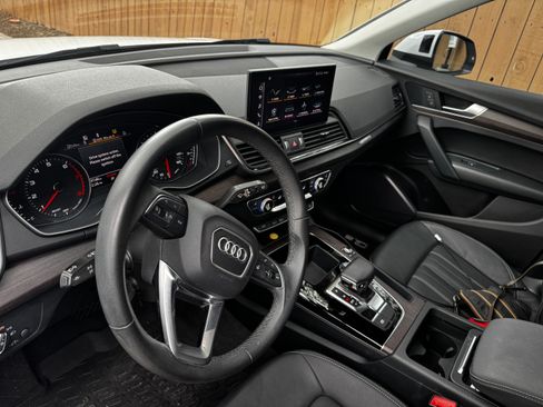 Used 2021 Audi Q5 2.0T Premium w/ Convenience Package image 9