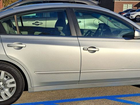 Used 2010 Nissan Altima 2.5 S image 5