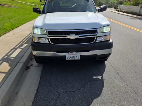 Used 2006 Chevrolet Silverado 3500 2WD Extended Cab image 6
