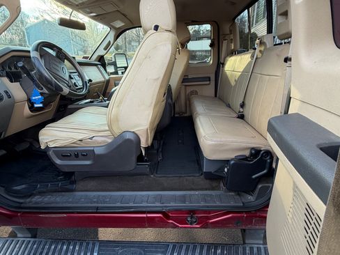 Used 2016 Ford F350 Lariat image 5