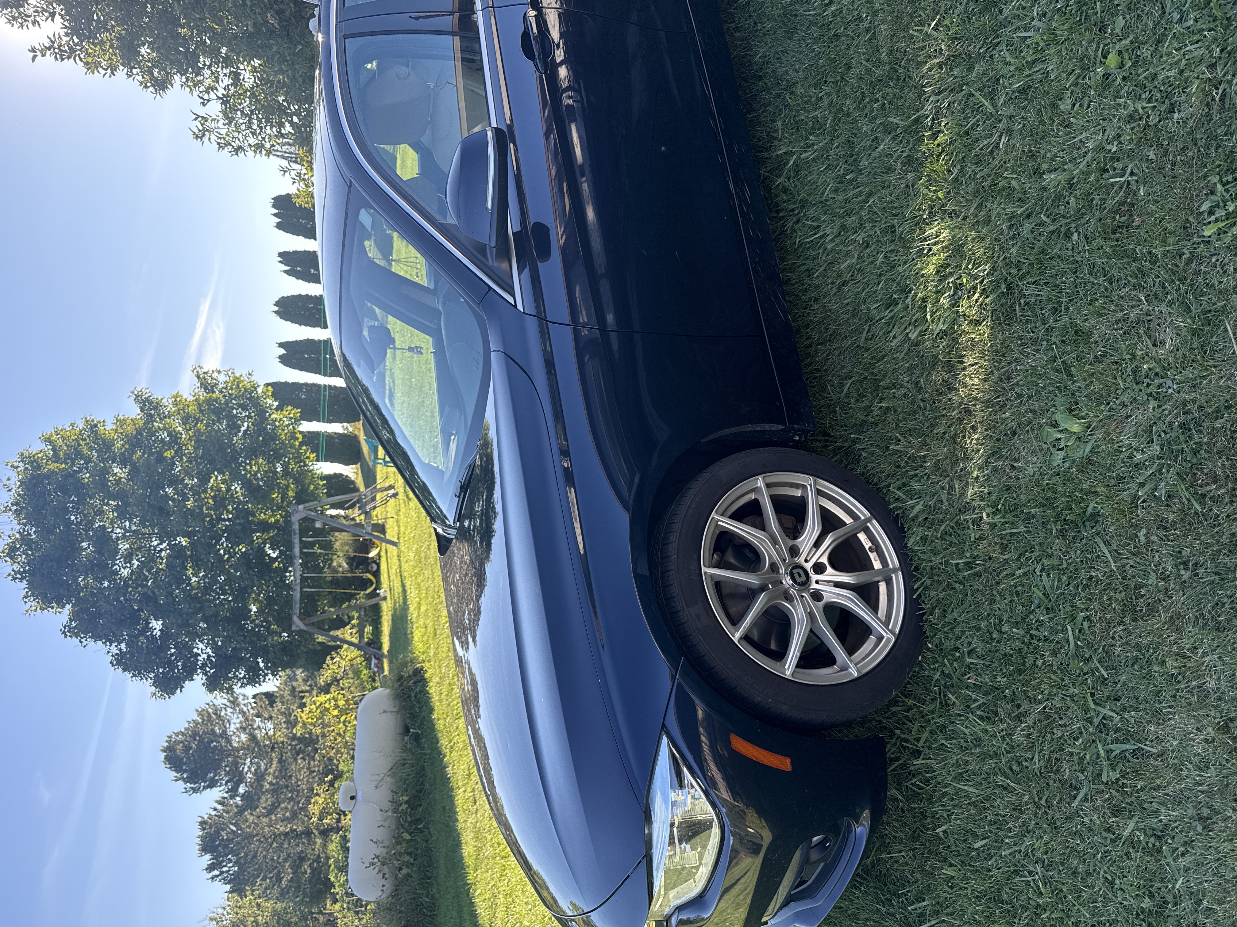 Used 2017 BMW 330i xDrive Sedan AWD/4WD image 4