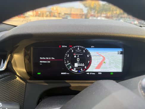 Used 2018 Land Rover Range Rover Velar R-Dynamic SE image 6