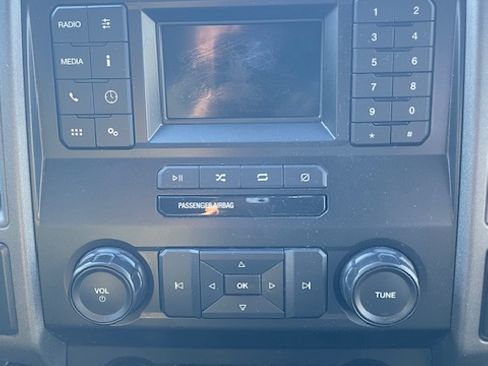 Used 2020 Ford F250 XL w/ STX Appearance Package image 4