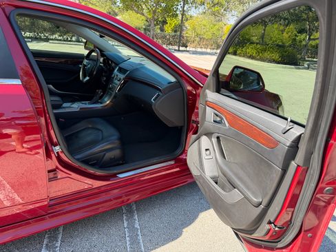 Used 2010 Cadillac CTS Luxury image 14