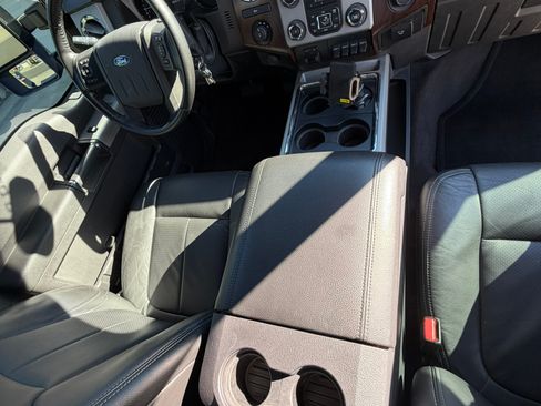 Used 2015 Ford F250 Lariat image 27