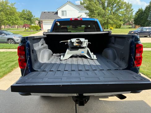 Used 2017 Chevrolet Silverado 2500 LT AWD/4WD image 6