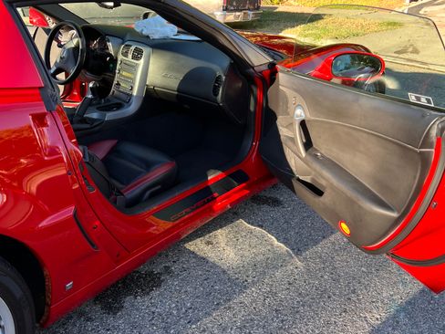 Used 2006 Chevrolet Corvette Z06 w/ Preferred Equipment Group image 9