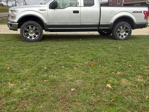 Used 2015 Ford F150 XLT w/ Trailer Tow Package image 17