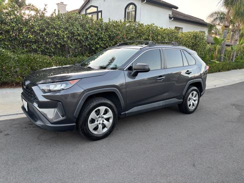 Used 2019 Toyota RAV4 LE w/ Carpet Mat Package FWD image 1