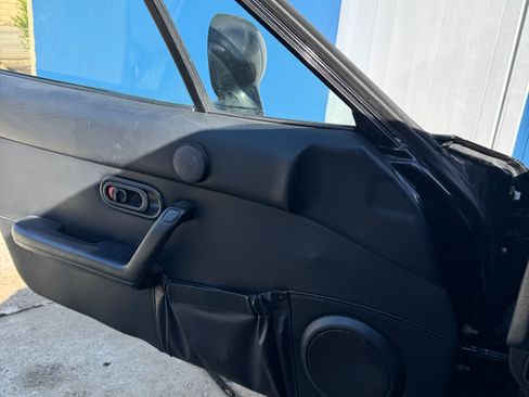 Used 1996 MAZDA MX-5 Miata RWD image 10