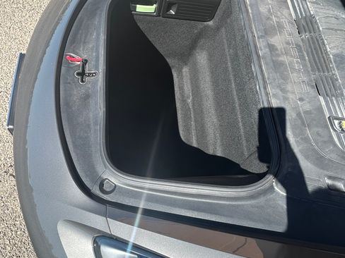 Used 2018 Porsche 718 Cayman image 10