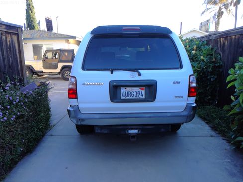 Used 2001 Toyota 4Runner SR5 image 8