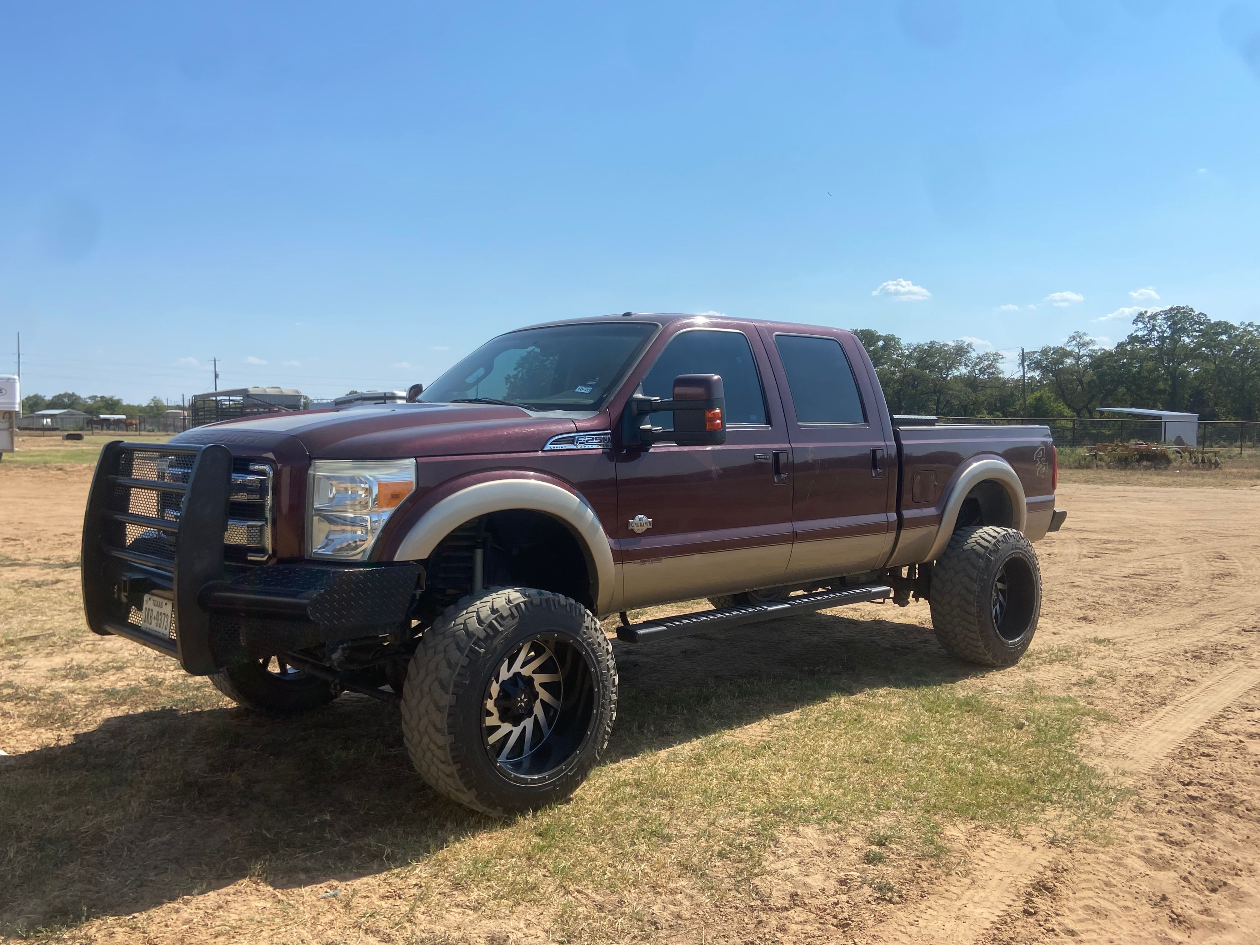 Used 2011 Ford F250 King Ranch w/ Camper Pkg AWD/4WD image 2