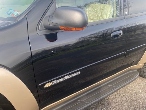 Used 2004 Chevrolet TrailBlazer LT w/ LT Preferred Equipment Group image 6