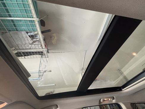 Used 2015 Jeep Grand Cherokee Overland w/ Advanced Technology Group image 18