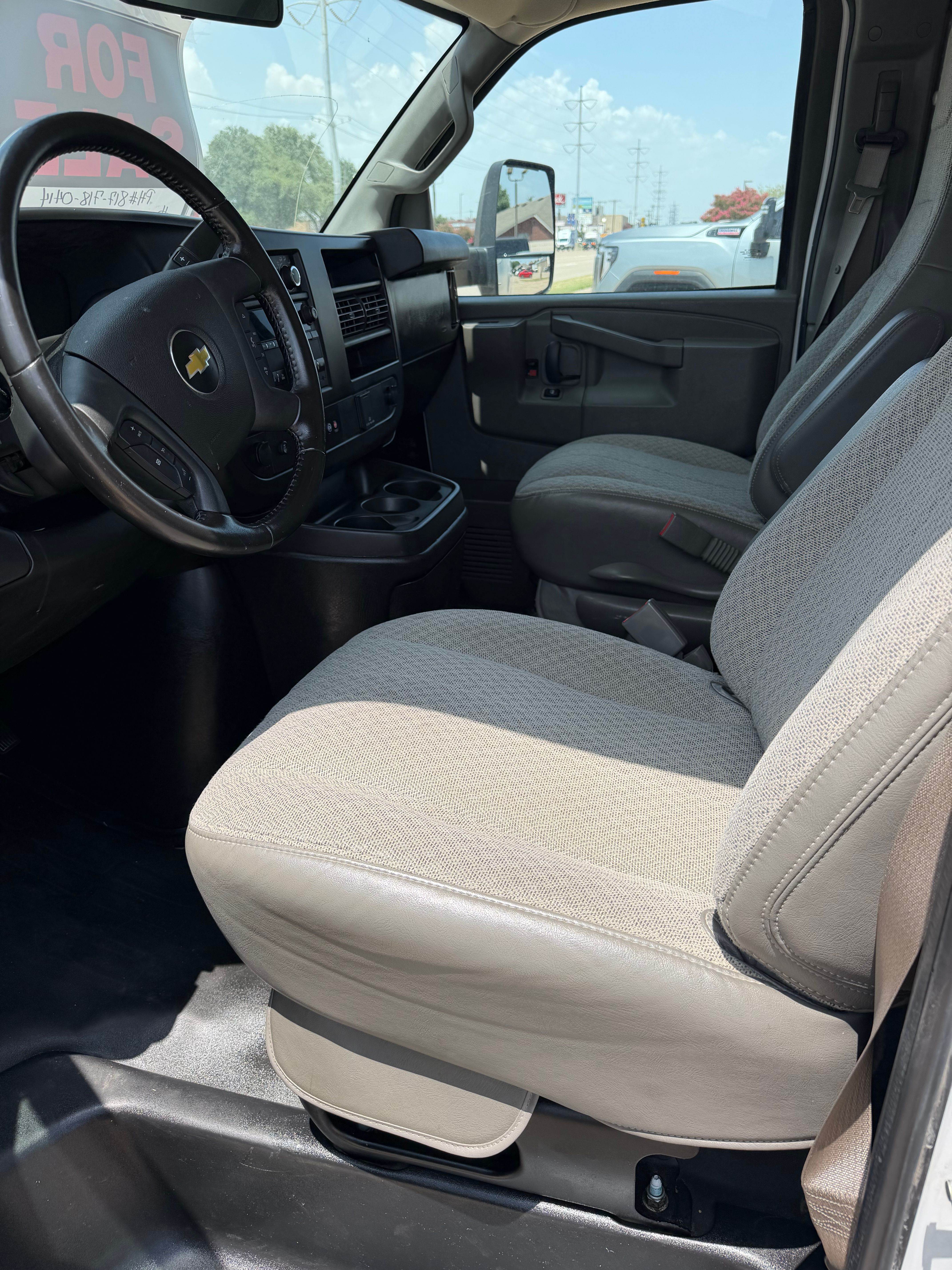 Used 2021 Chevrolet Express 3500 w/ Power Convenience Package RWD image 11