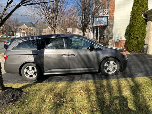 Used 2013 Honda Odyssey Touring Elite image 8