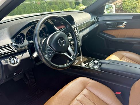 Used 2013 Mercedes-Benz E 350 4MATIC Sedan image 10