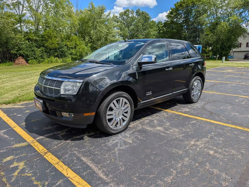 Used 2010 Lincoln MKX AWD image 1