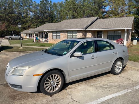 Used 2009 Mercury Milan Premier image 1