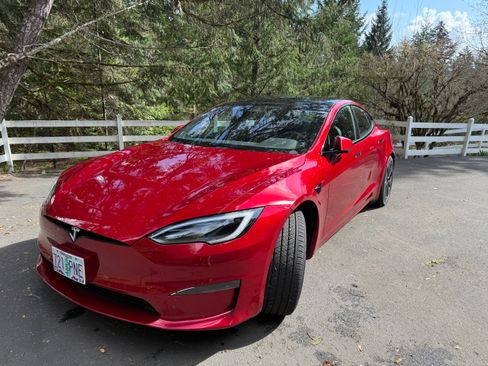 Used 2023 Tesla Model S Standard Range image 6