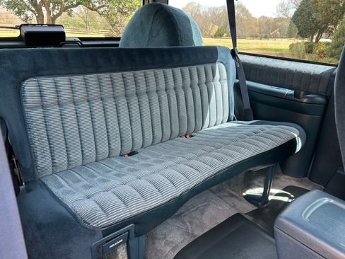 Used 1994 GMC Yukon Sport Utility 2D image 10