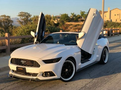 Used 2015 Ford Mustang Premium image 1