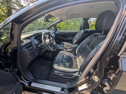 Used 2019 Nissan Leaf SL Plus FWD image 9