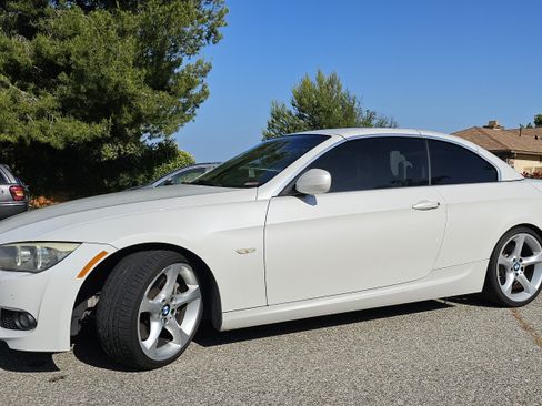 Used 2013 BMW 335i Convertible image 6