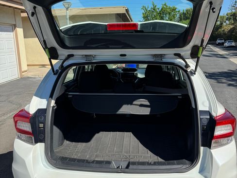 Used 2017 Subaru Impreza 2.0i Premium image 14