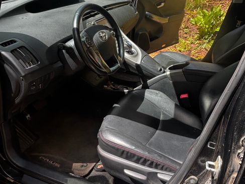 Used 2013 Toyota Prius Persona Series FWD image 6