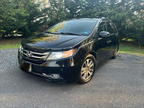 Used 2015 Honda Odyssey Touring Elite image 1