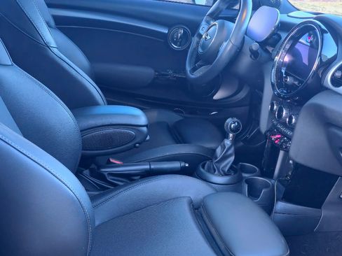 Used 2022 MINI Cooper S image 5