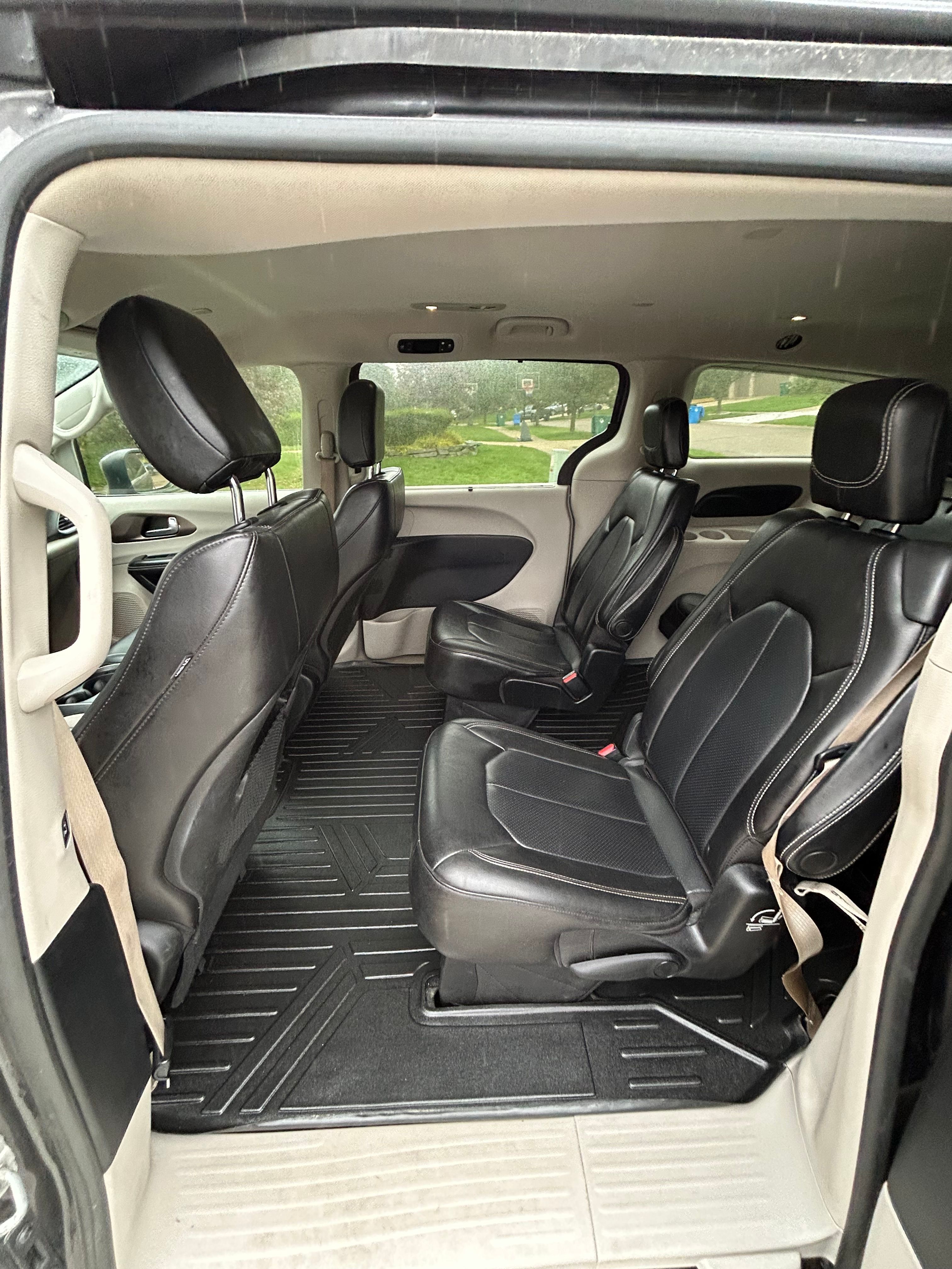Used 2021 Chrysler Voyager Lxi FWD image 8