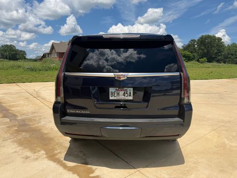 Used 2019 Cadillac Escalade Premium Luxury AWD/4WD image 5