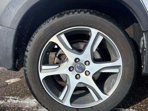 Used 2015 Volvo XC70 T6 w/ Proximity Package image 13