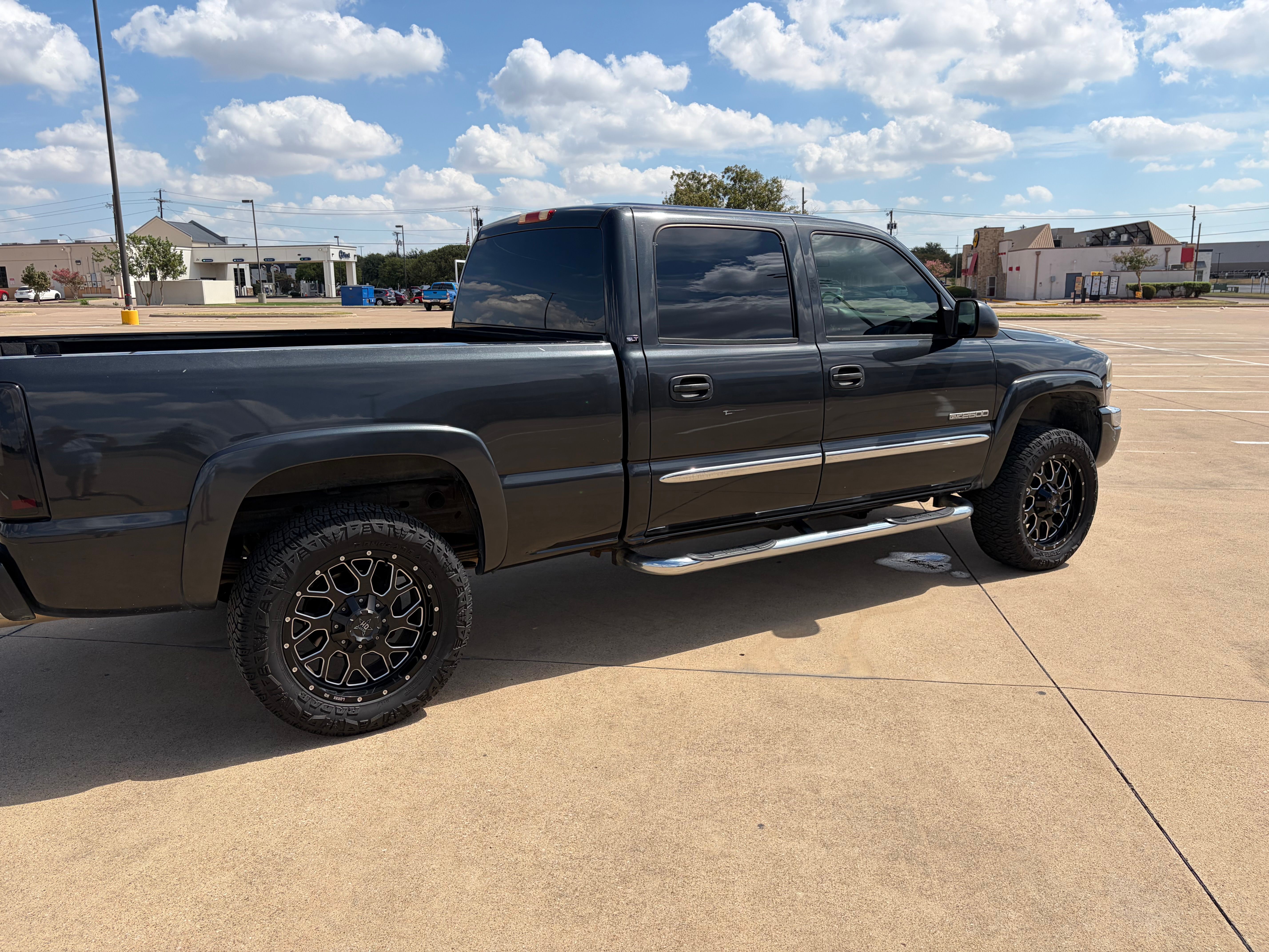 Used 2004 GMC Sierra 2500 SLT RWD image 6