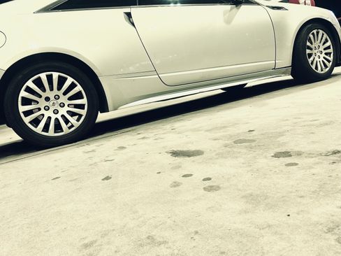 Used 2011 Cadillac CTS Premium image 8