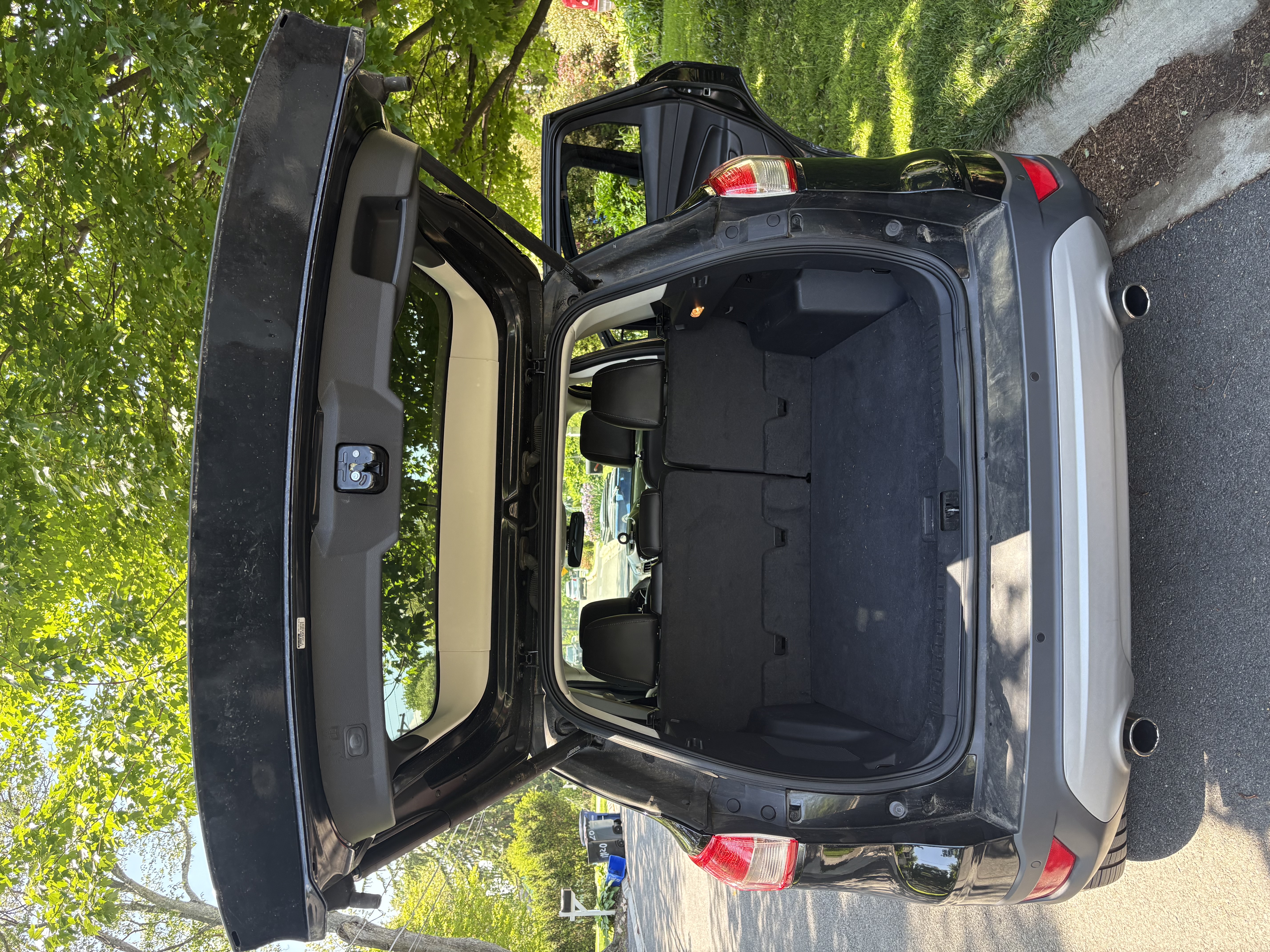 Used 2014 Ford Escape Titanium FWD image 12