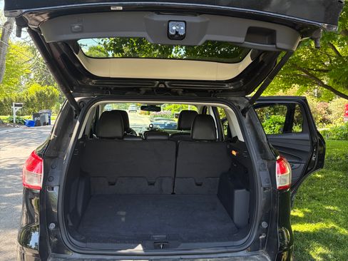 Used 2014 Ford Escape Titanium FWD image 12