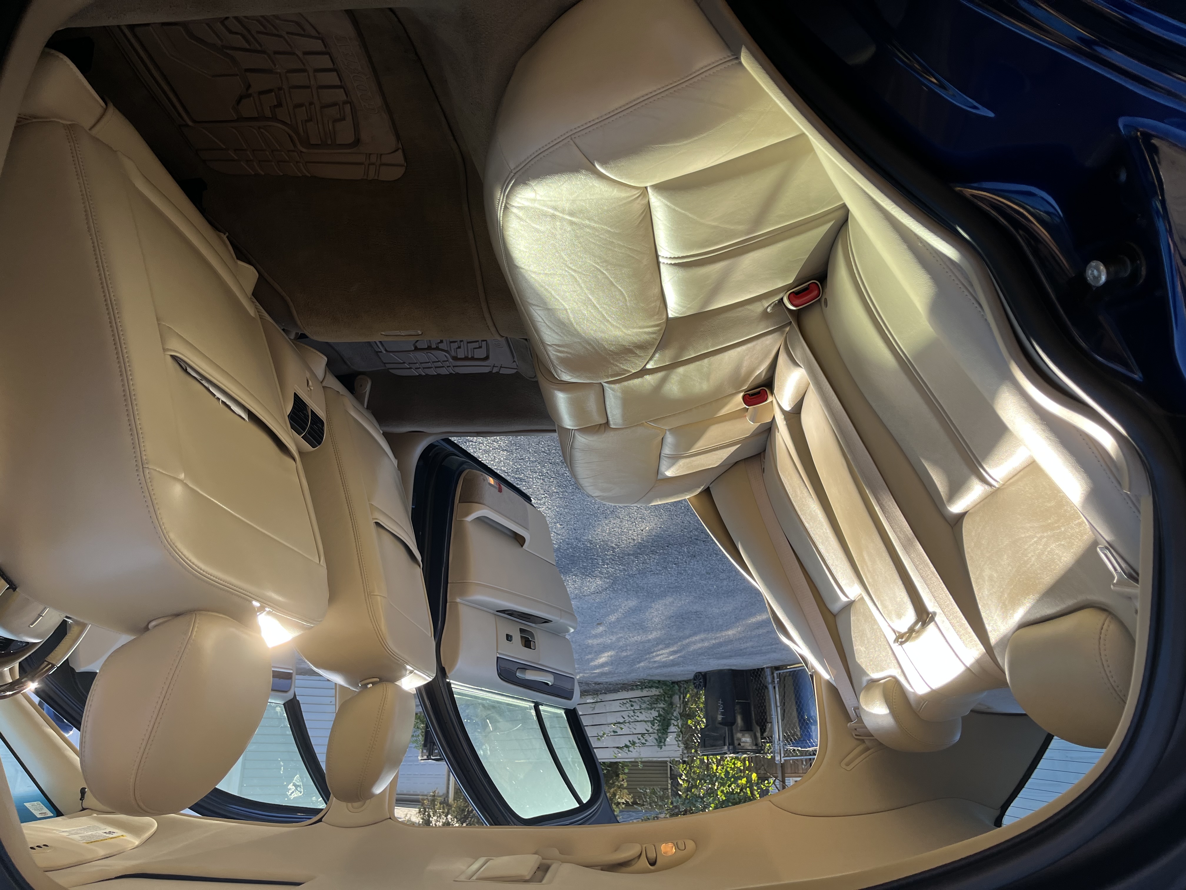 Used 2009 Lincoln Town Car Signature L RWD image 25