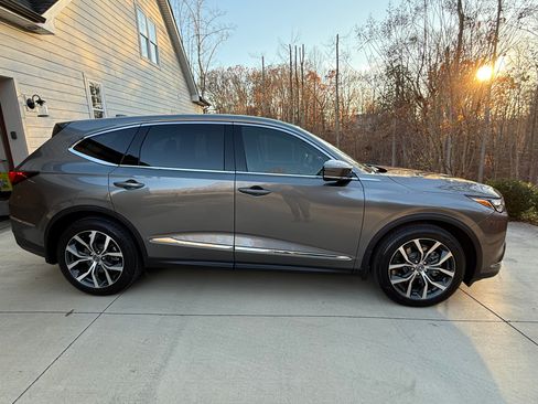 Used 2024 Acura MDX SH-AWD w/ Technology Package image 2