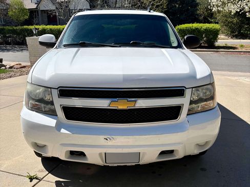 Used 2014 Chevrolet Tahoe LS image 2
