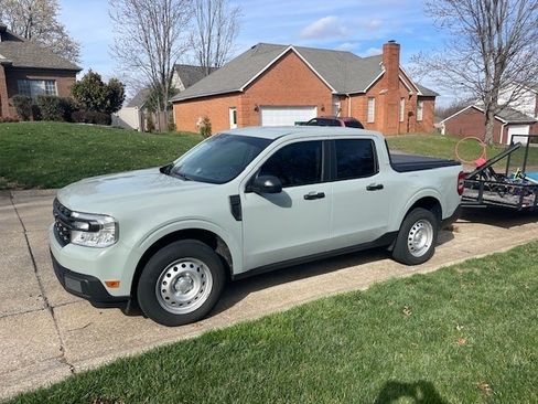 Used 2024 Ford Maverick XL image 1