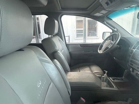 Used 2010 INFINITI QX56 4WD w/ Technology Pkg image 5