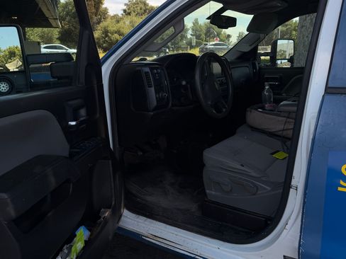 Used 2019 Chevrolet Silverado 2500 W/T w/ WT Convenience Package AWD/4WD image 3