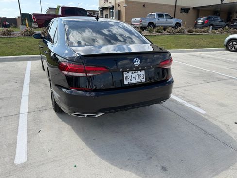 Used 2021 Volkswagen Passat 2.0T R-Line FWD image 5