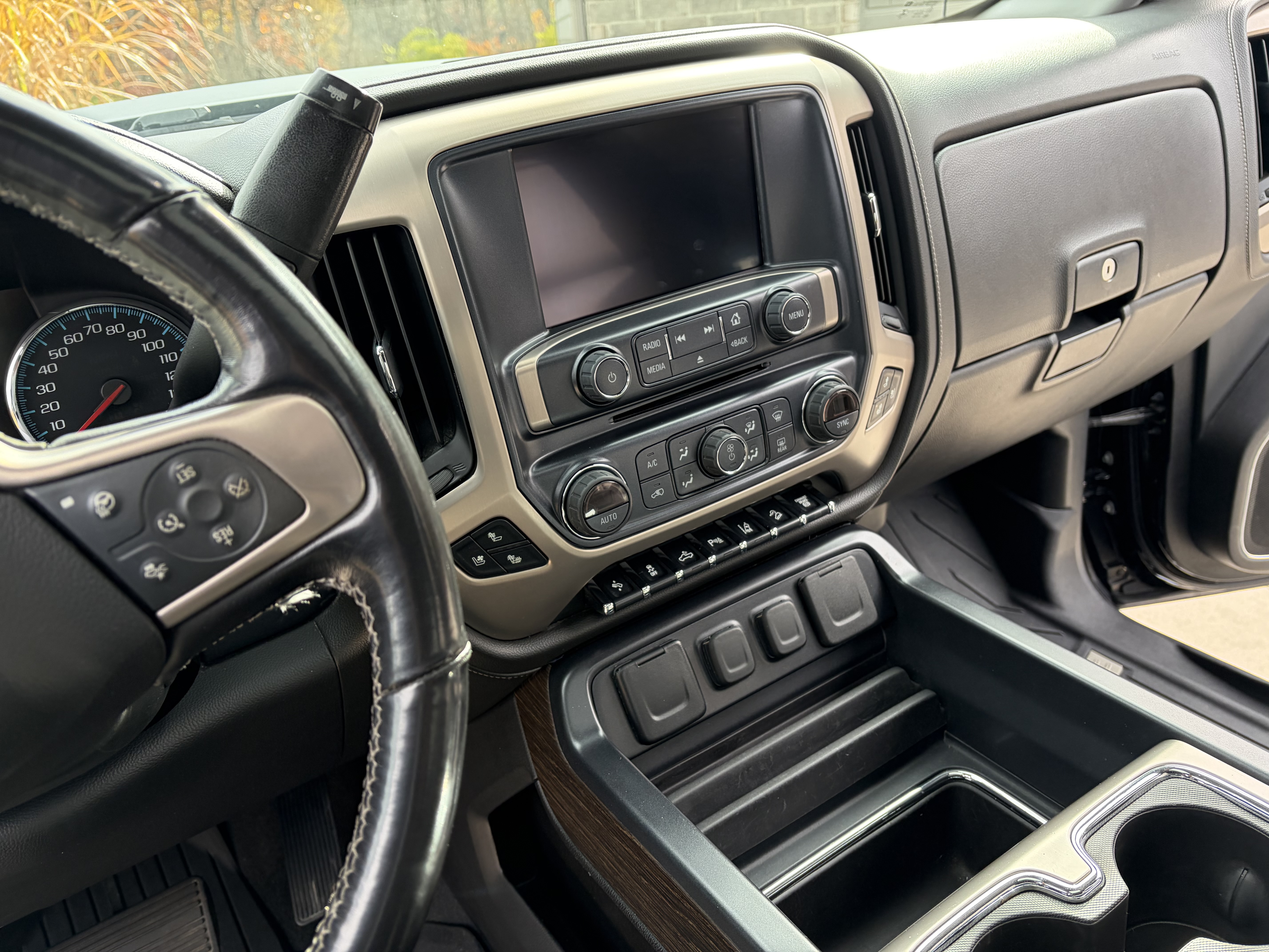 Used 2019 GMC Sierra 2500 Denali w/ Duramax Plus Package AWD/4WD image 10