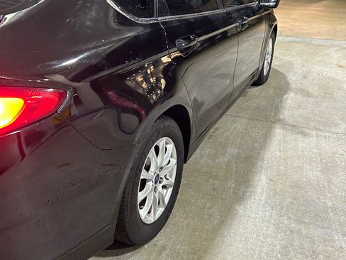 Used 2018 Ford Fusion S image 2