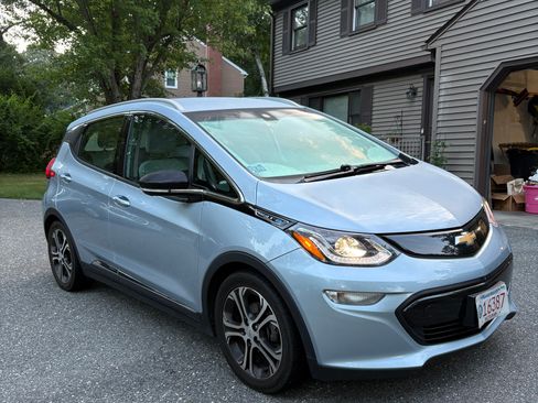 Used 2017 Chevrolet Bolt Premier FWD image 1